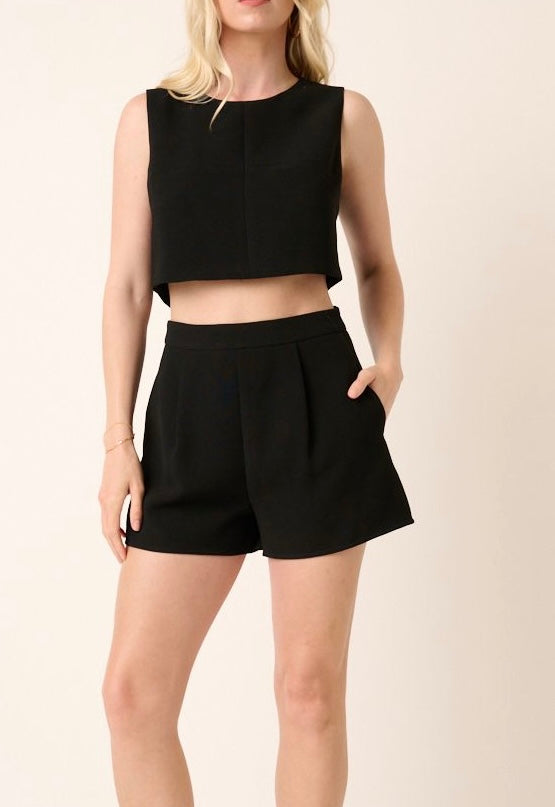 1362 Crop Top/Pinktuck Detail Shorts Set