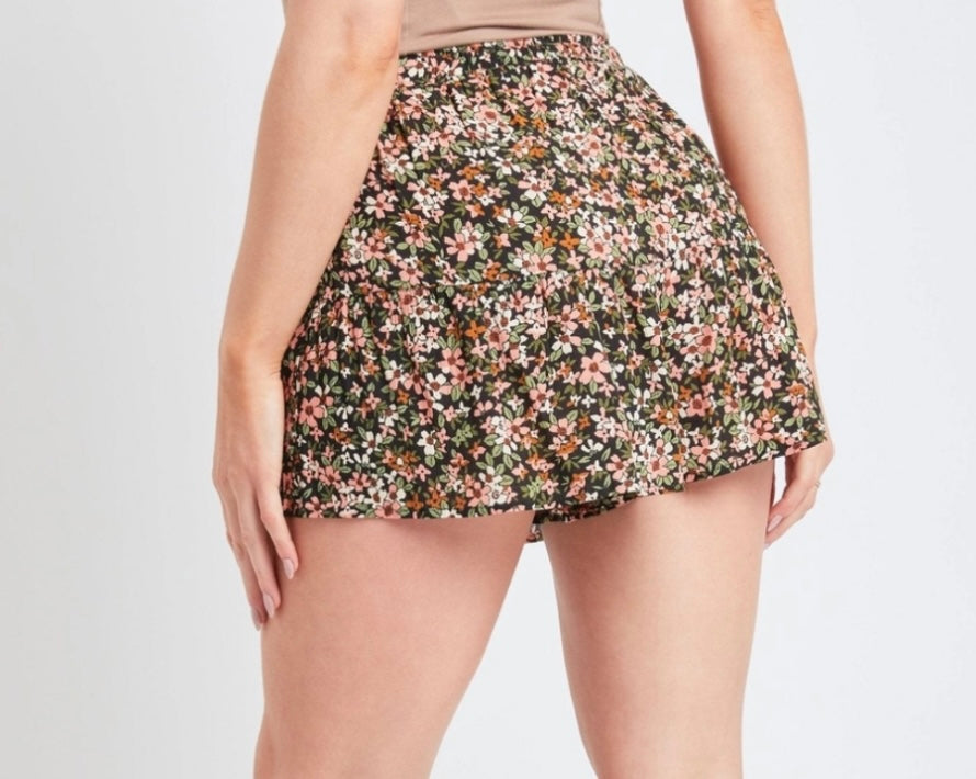 1420 Flounce Tier Shorts