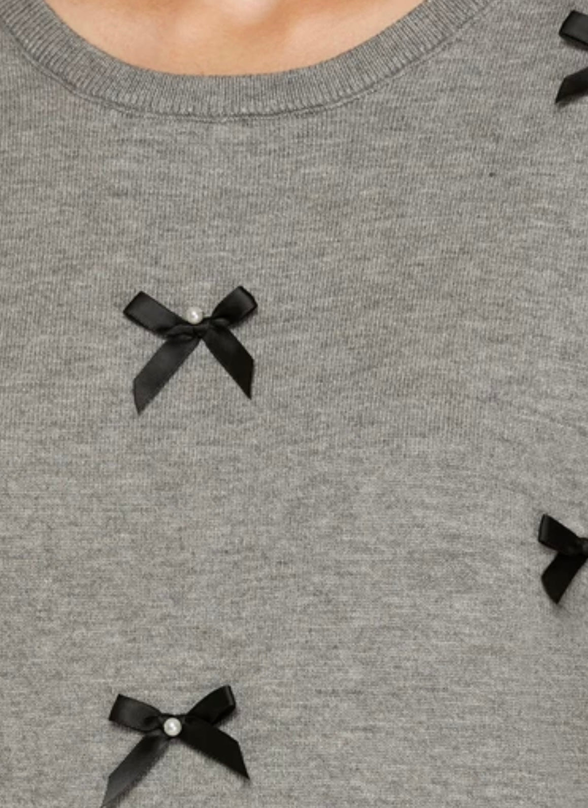 1556 Sweater with Bows
