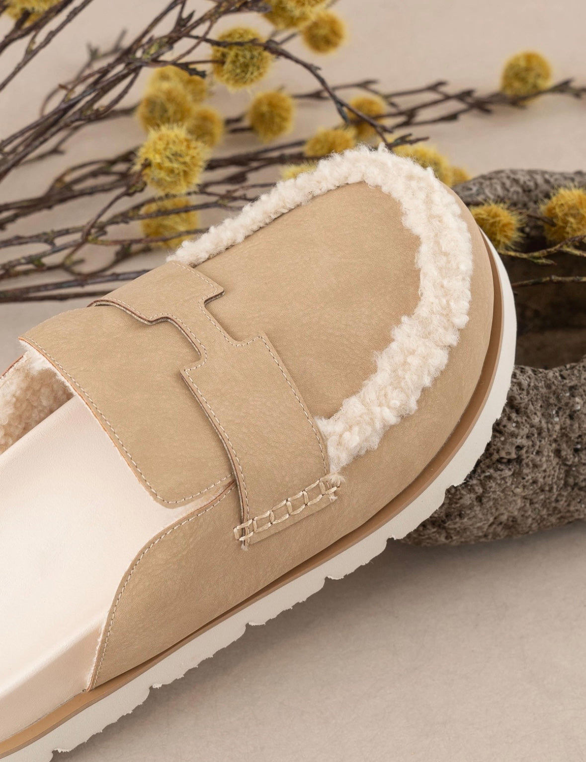 1586 The Avalon Cozy Loafer