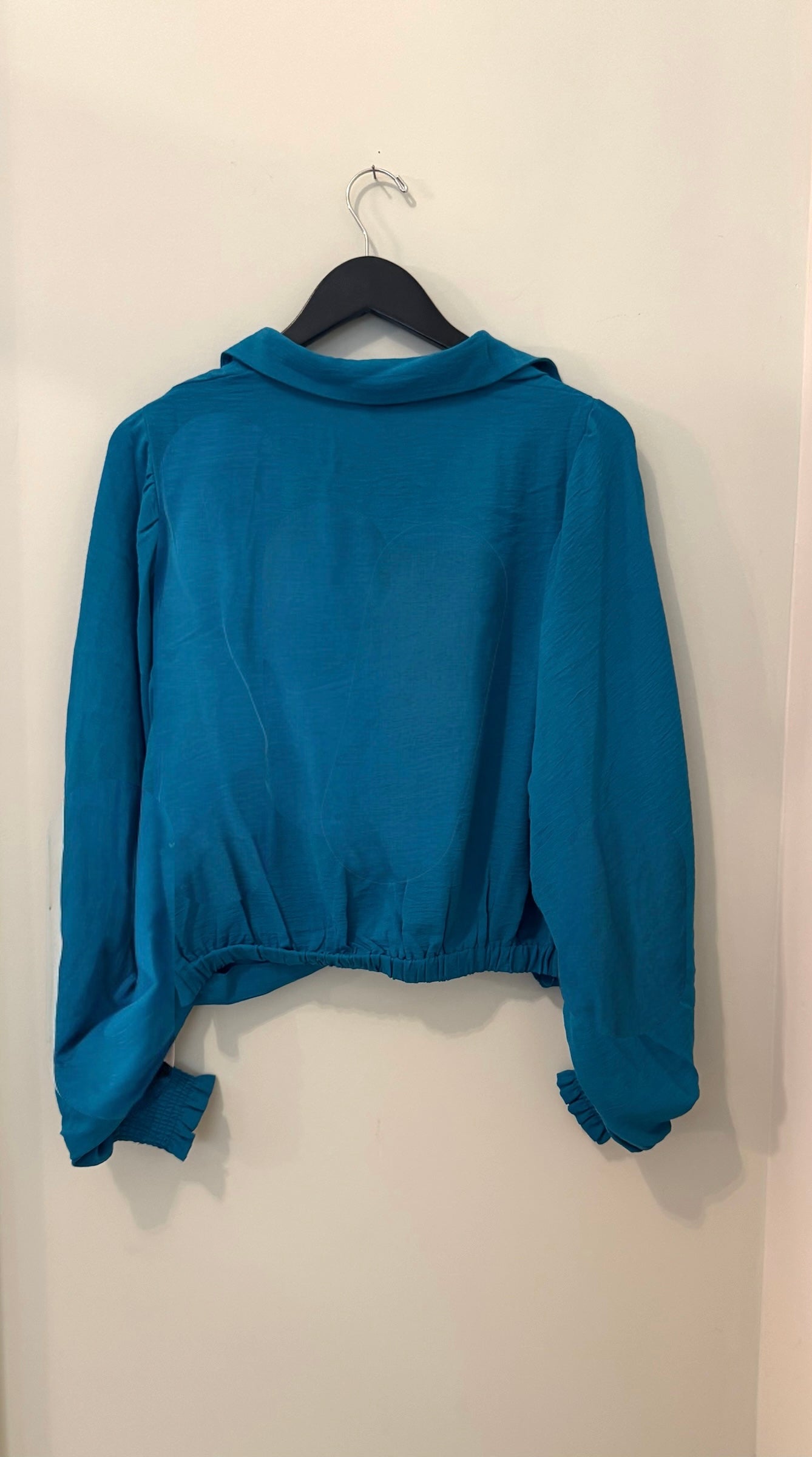 1043 V Neck Top