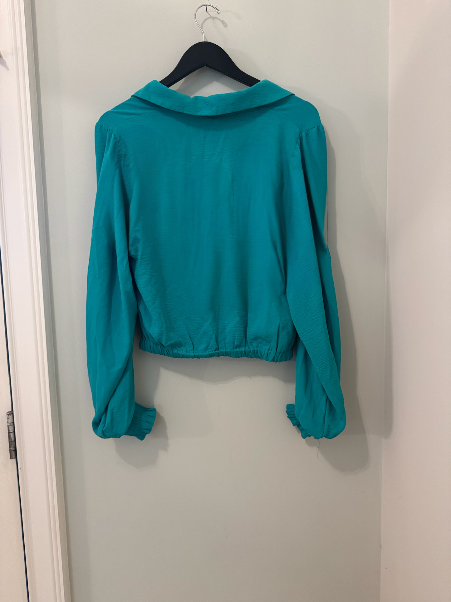 1043 V Neck Top