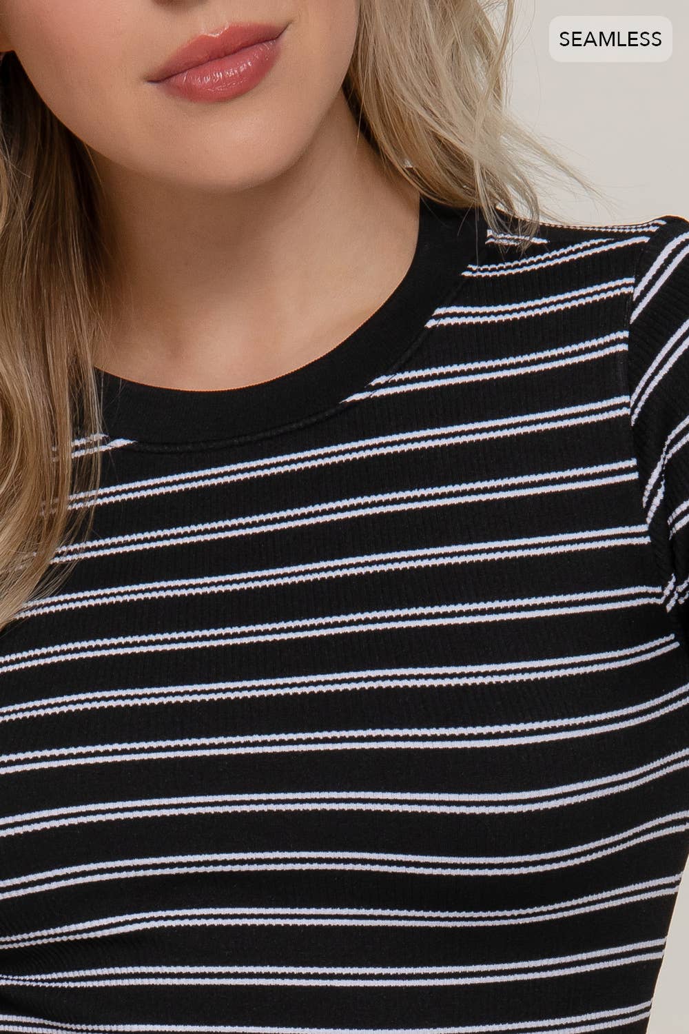 2140 Short Sleeve Crew Neck Striped Seamless Top