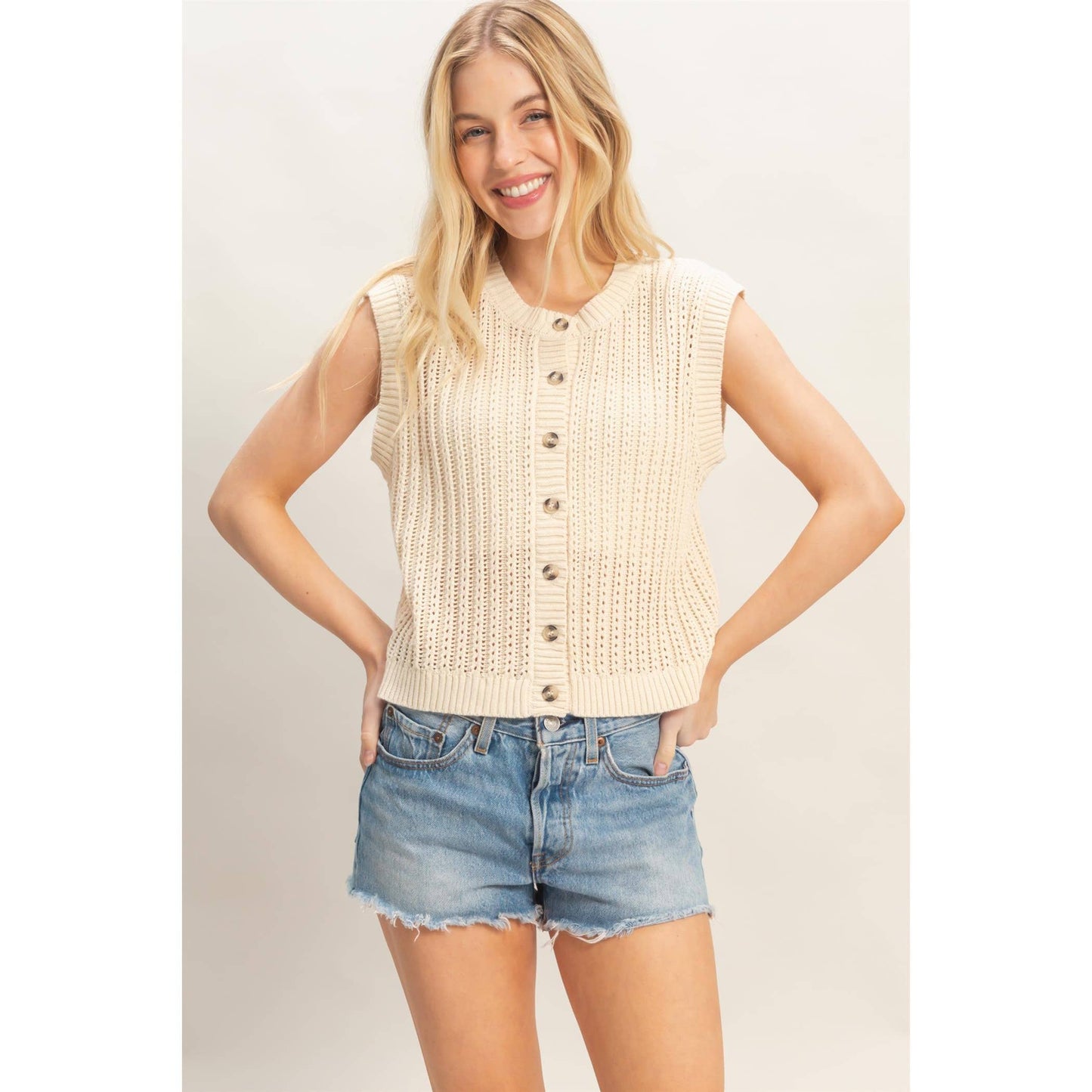 2059 Sleeveless Ribbed Button Top