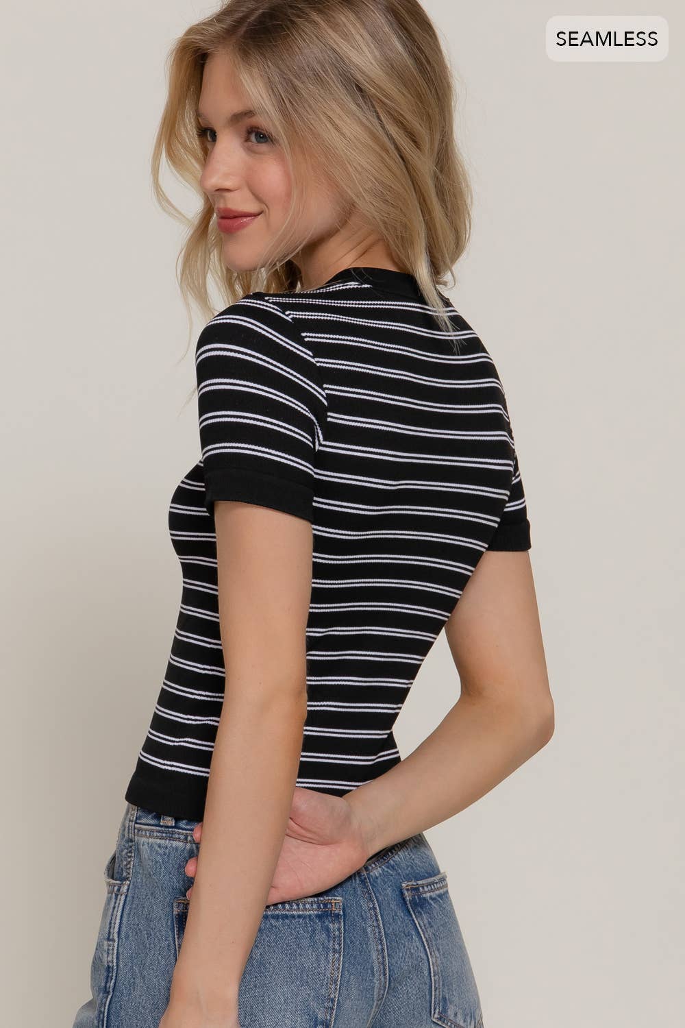 2140 Short Sleeve Crew Neck Striped Seamless Top