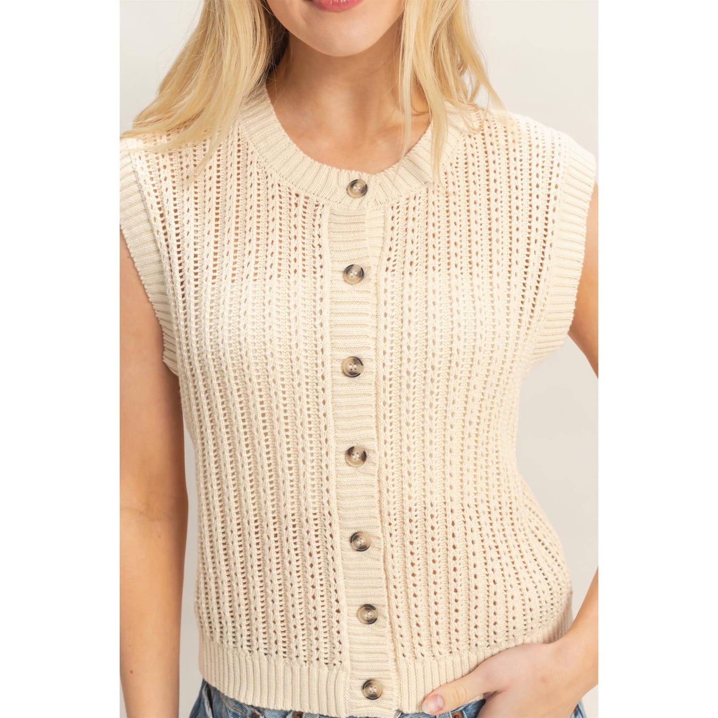 2059 Sleeveless Ribbed Button Top