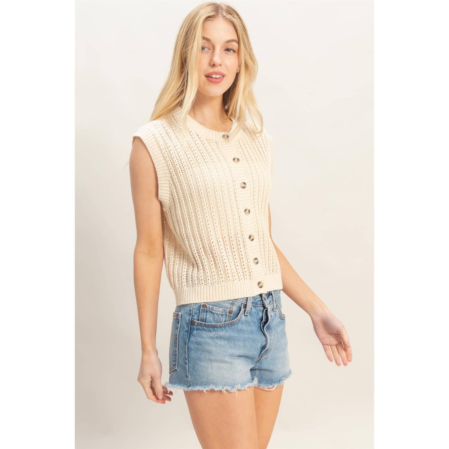 2059 Sleeveless Ribbed Button Top