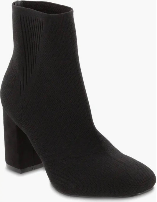 0104 MIA Fly Knit Bootie