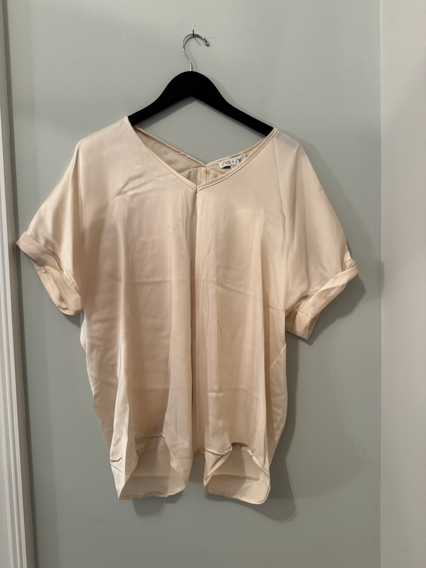 0040 Satin T-Shirt